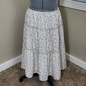 Kaileigh Skirt Size 1X EUC White Blue Floral Midi Skirt